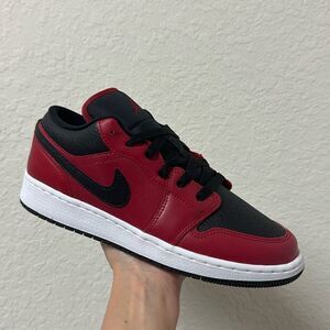 ⭐️❤️🖤’REVERSE BRED’ NIKE AJ 1 LOW GS SNEAKERS🖤❤️